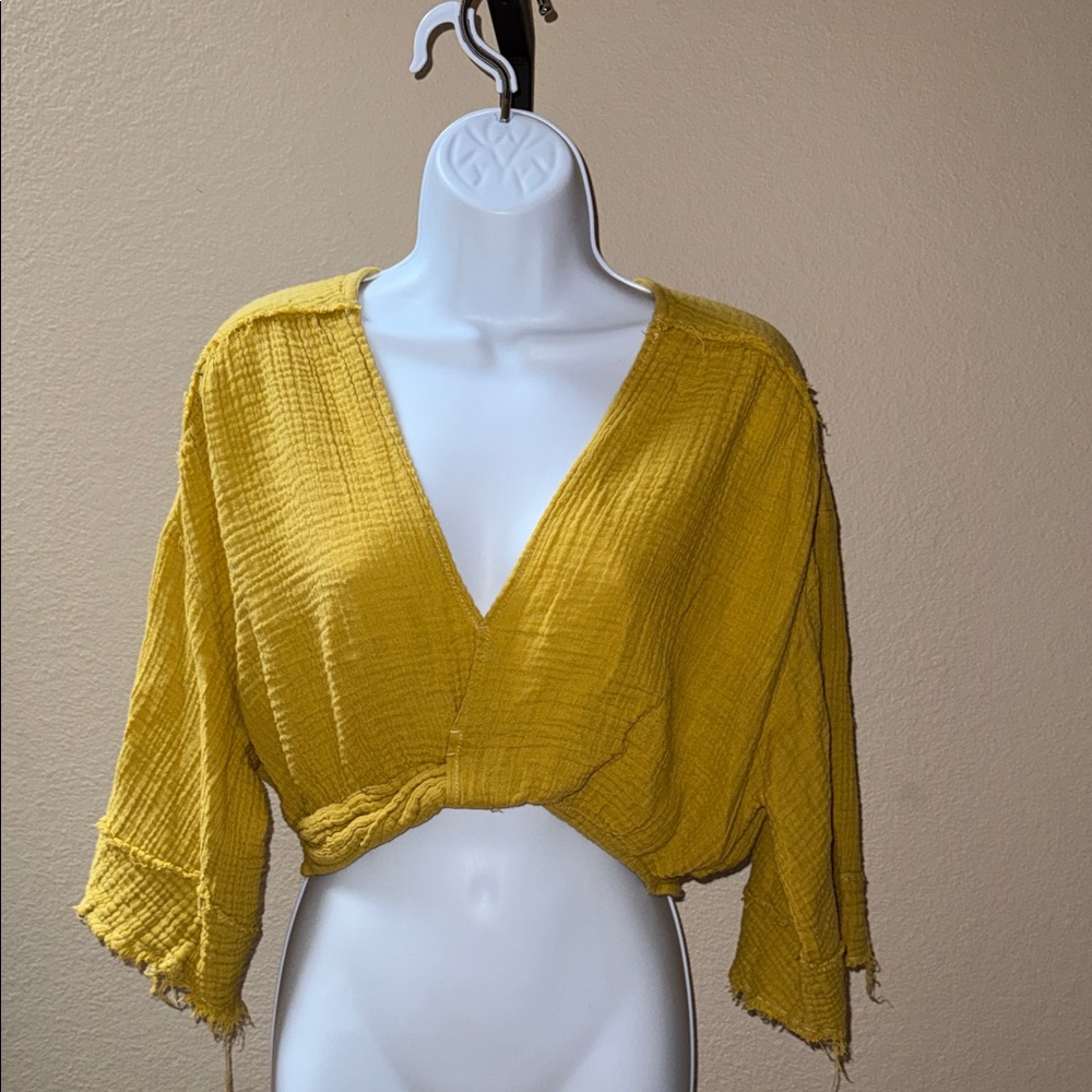 Urban Outfitters Mustard Yellow V-Neck Knot Front Cropped Gauze Top Women’s Sz M